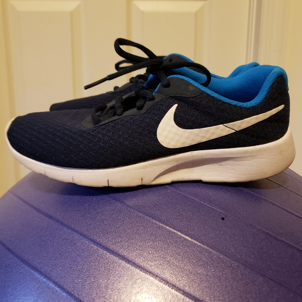 3 pair of sneakers (female)